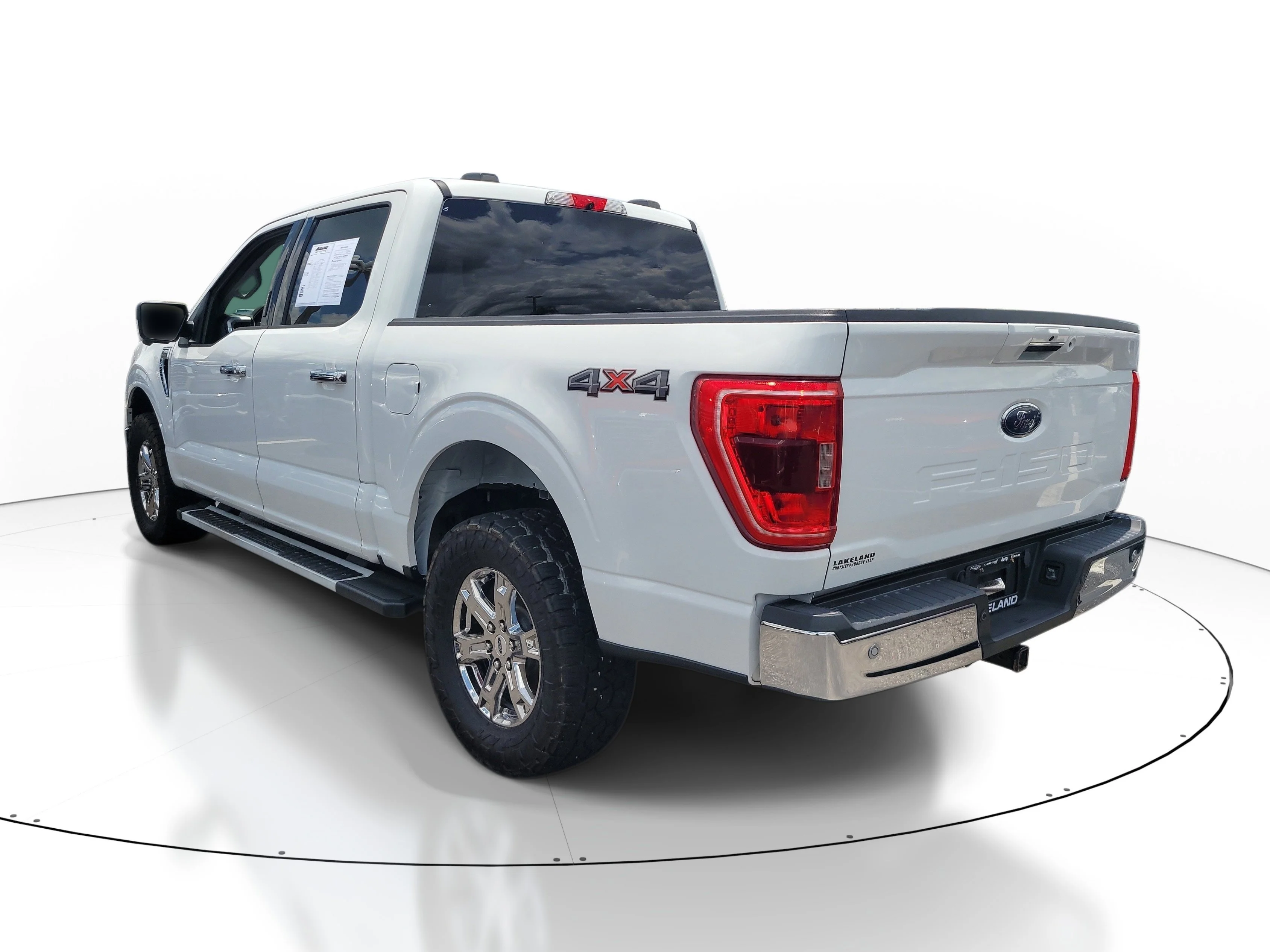 Used 2022 Oxford White Ford XLT image 6