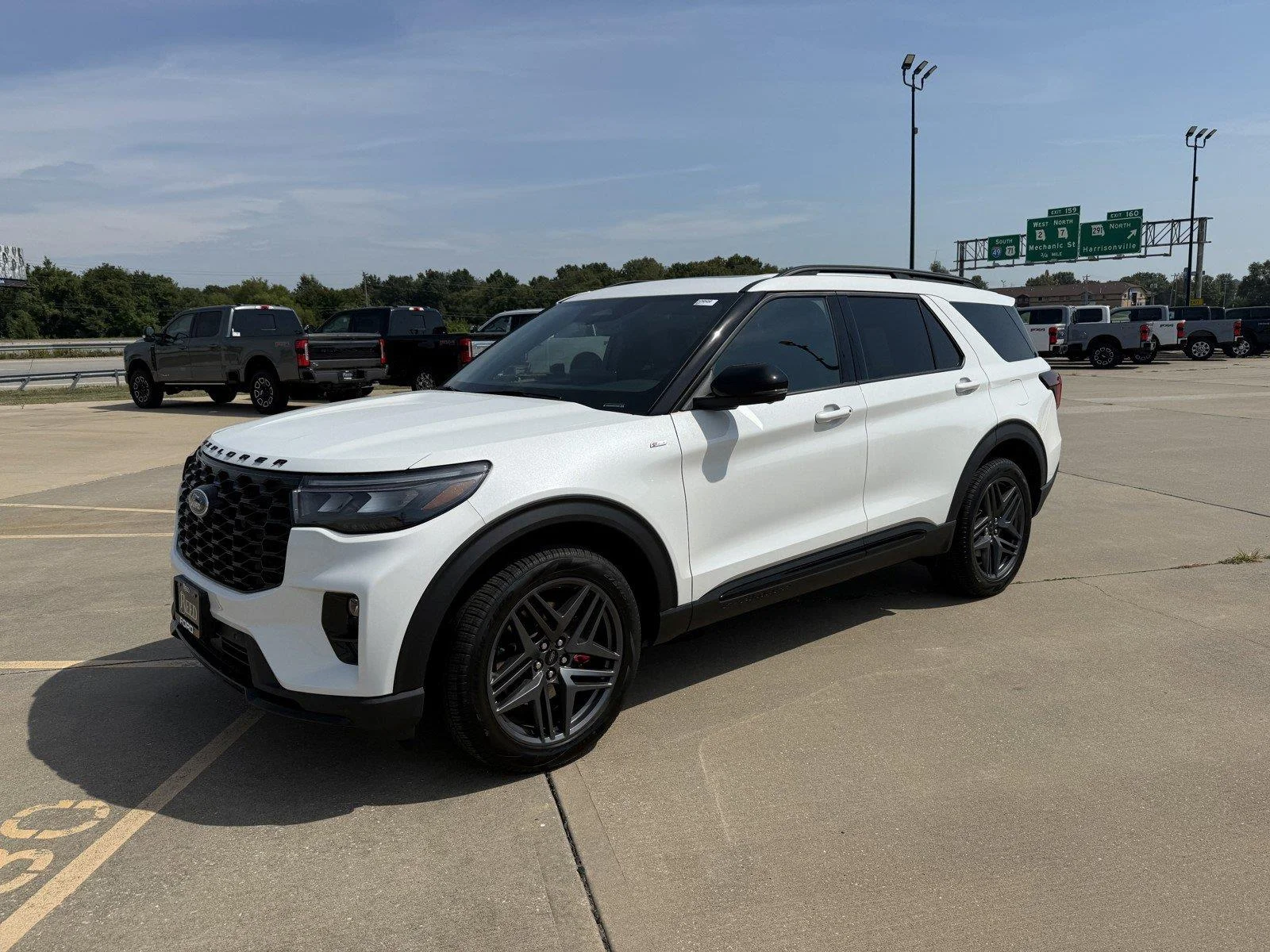 New 2026 Star White Metallic Tri-Coat Ford ST-Line image 4
