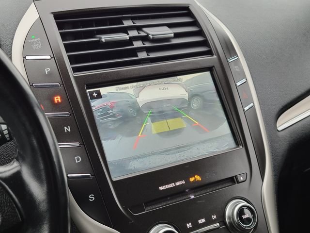 Used 2018  Lincoln Select image 19