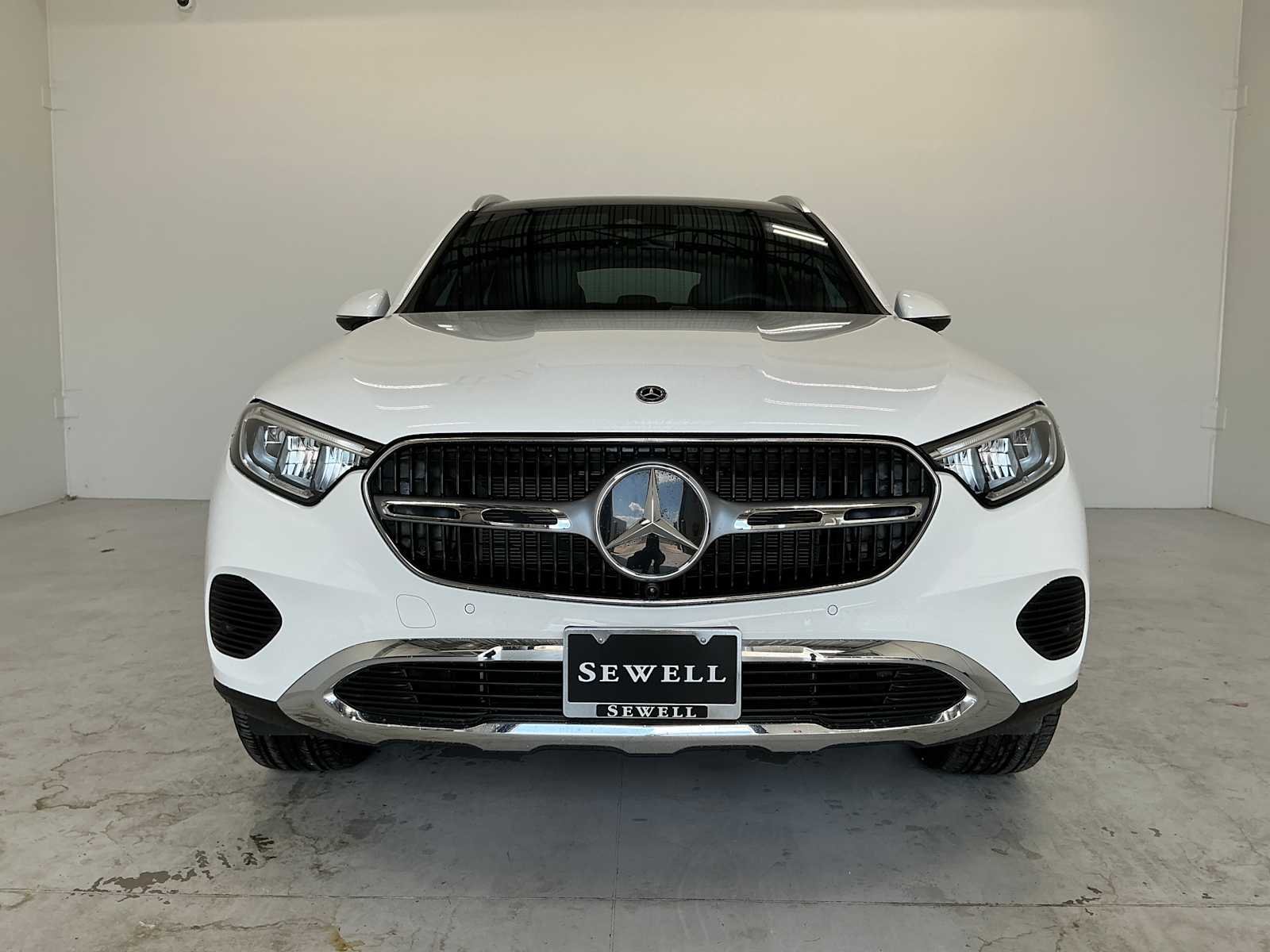 Certified Used 2026 Polar White Mercedes-Benz GLC 300 image 2