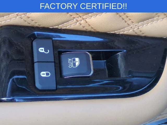 Used 2024 White Jeep Summit Reserve image 31