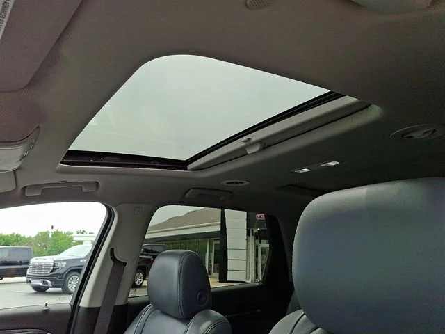 Used 2021 Black Buick Essence image 16