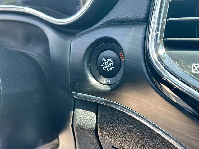 Used 2020 Blue Jeep Limited image 19