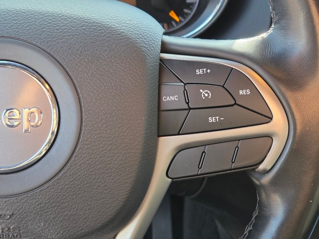 Used 2021 Black Jeep Laredo X image 26