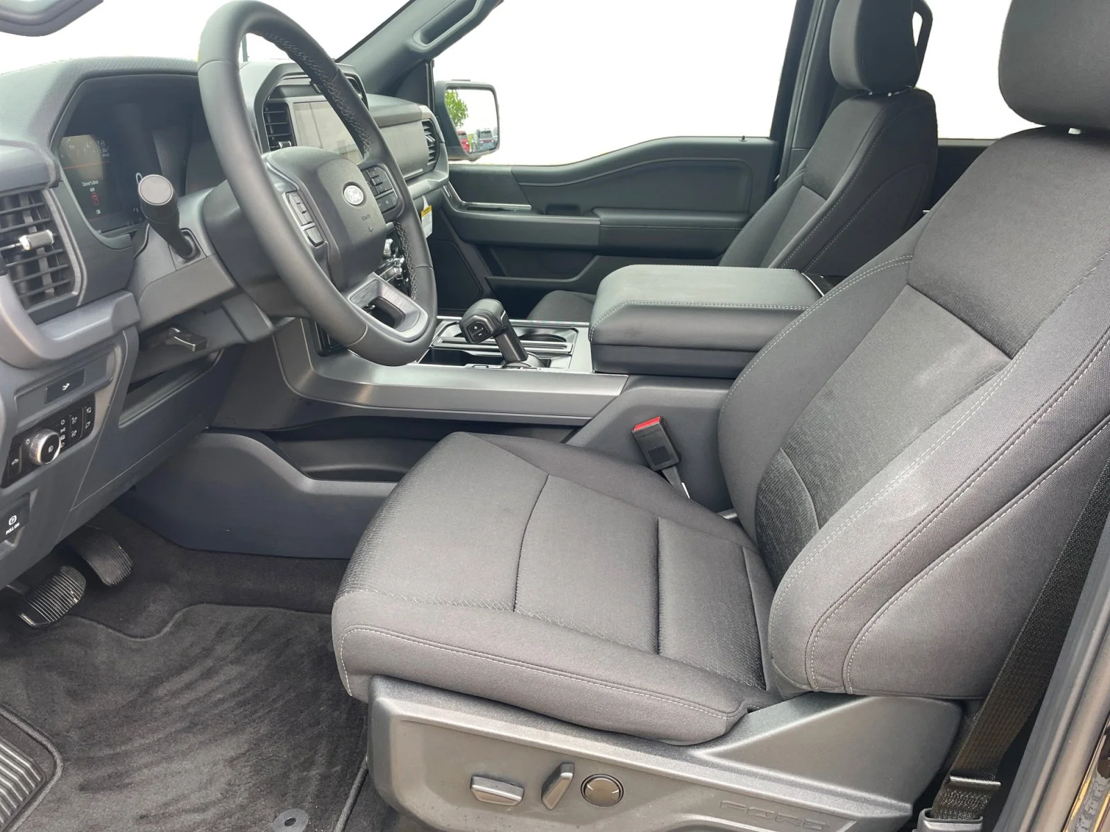 New 2026 Agate Black Metallic Ford XLT image 14