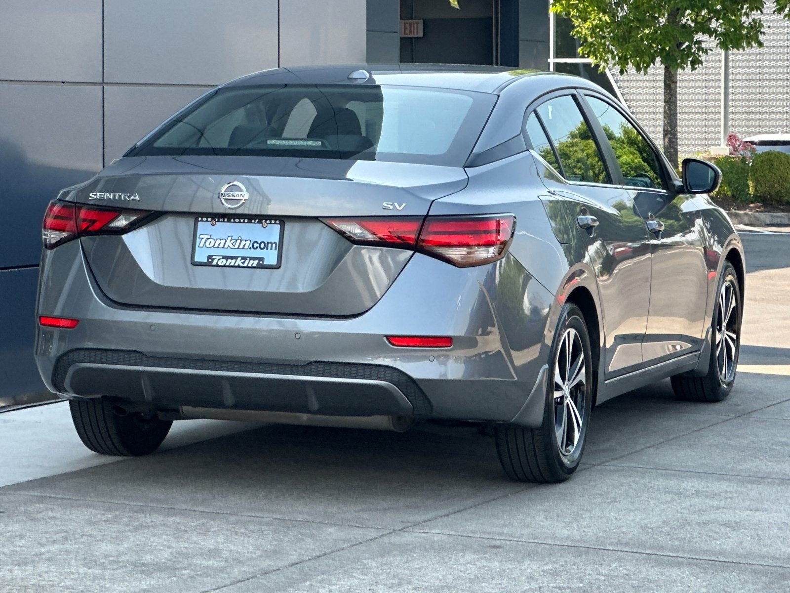 Used 2023 Gun Metallic Nissan SV image 3