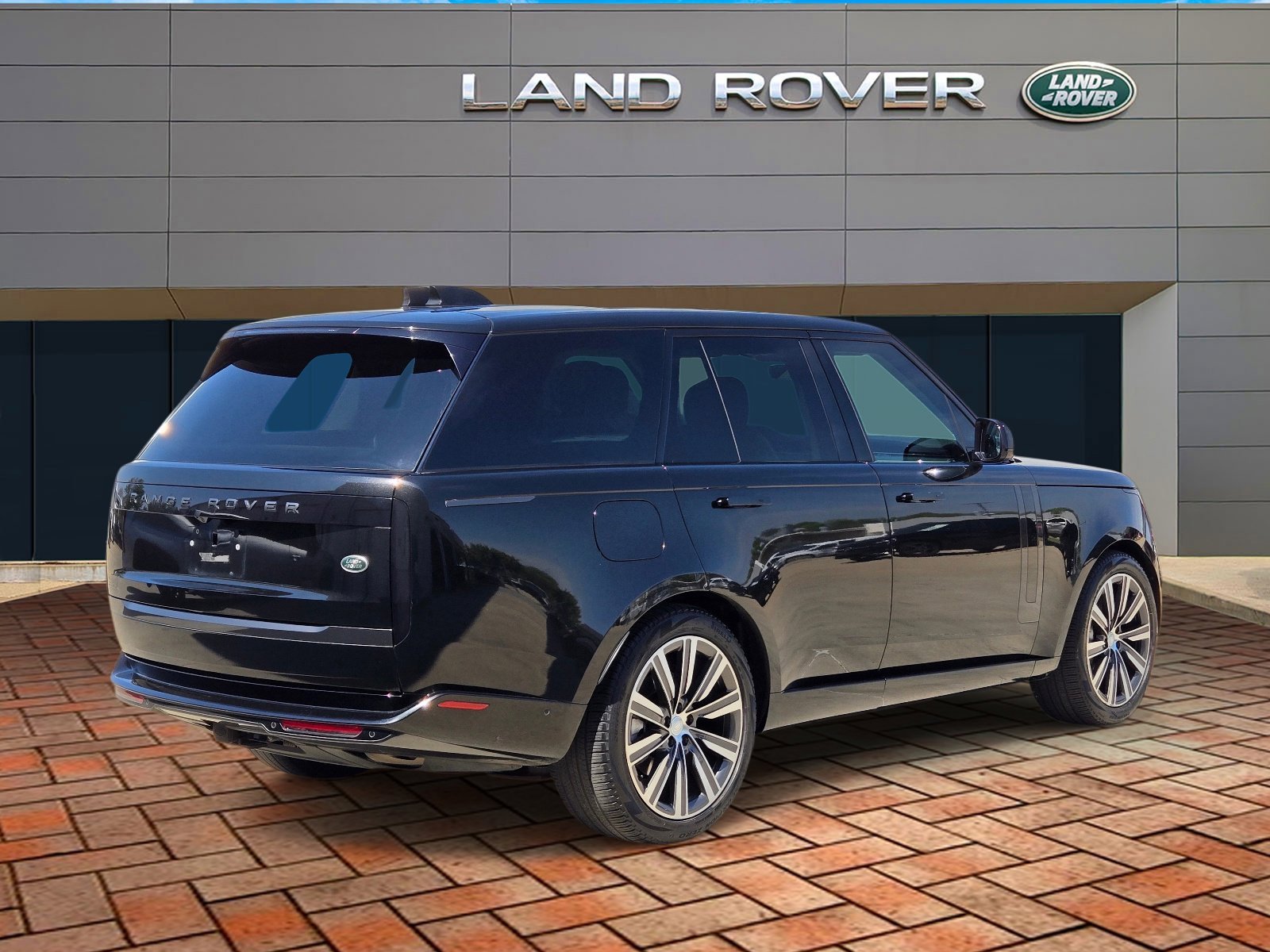 Used 2023 Santorini Black Land Rover SE image 4