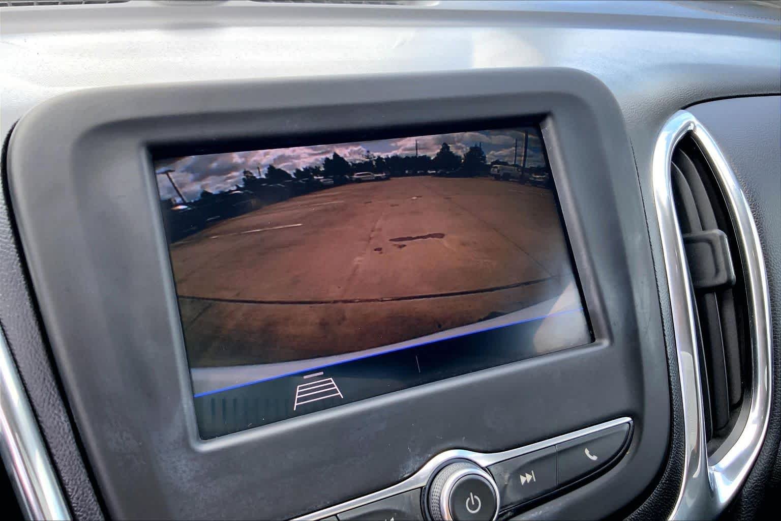 Used 2020 Iridescent Pearl Tricoat Chevrolet LT image 27