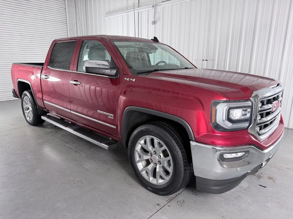 Used 2018 Red GMC SLT image 3
