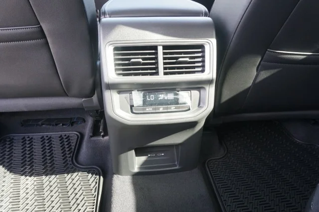 2024 Volkswagen Atlas SE - Photo 20