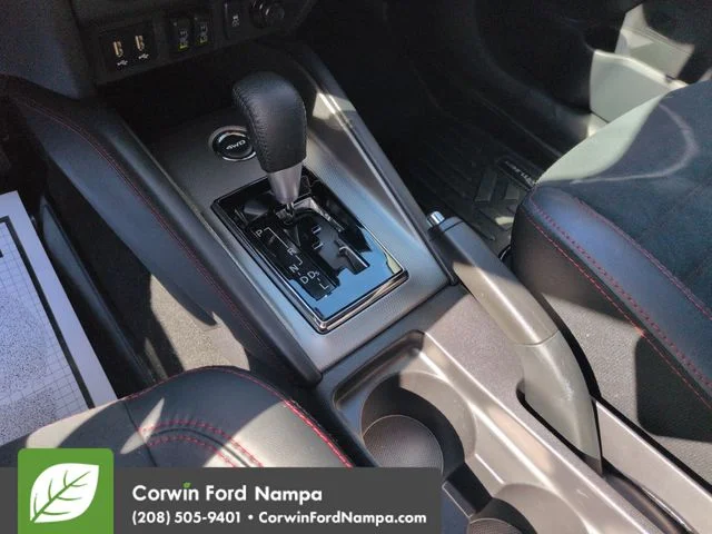 Used 2022 Mercury Gray Metallic Mitsubishi  image 18
