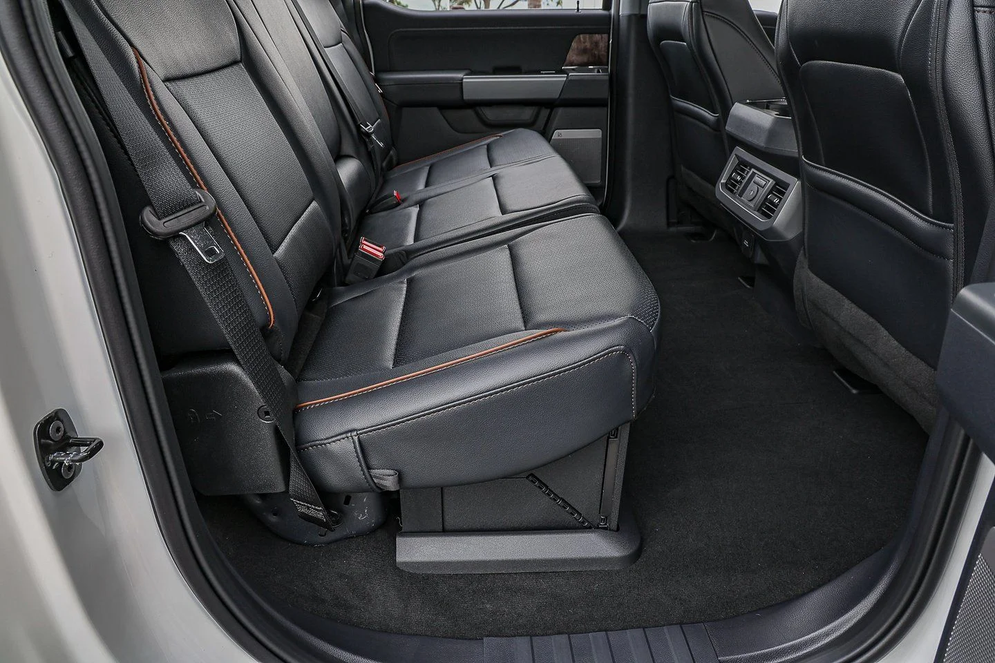 New 2026 Oxford White Ford F-350® Lariat® image 43
