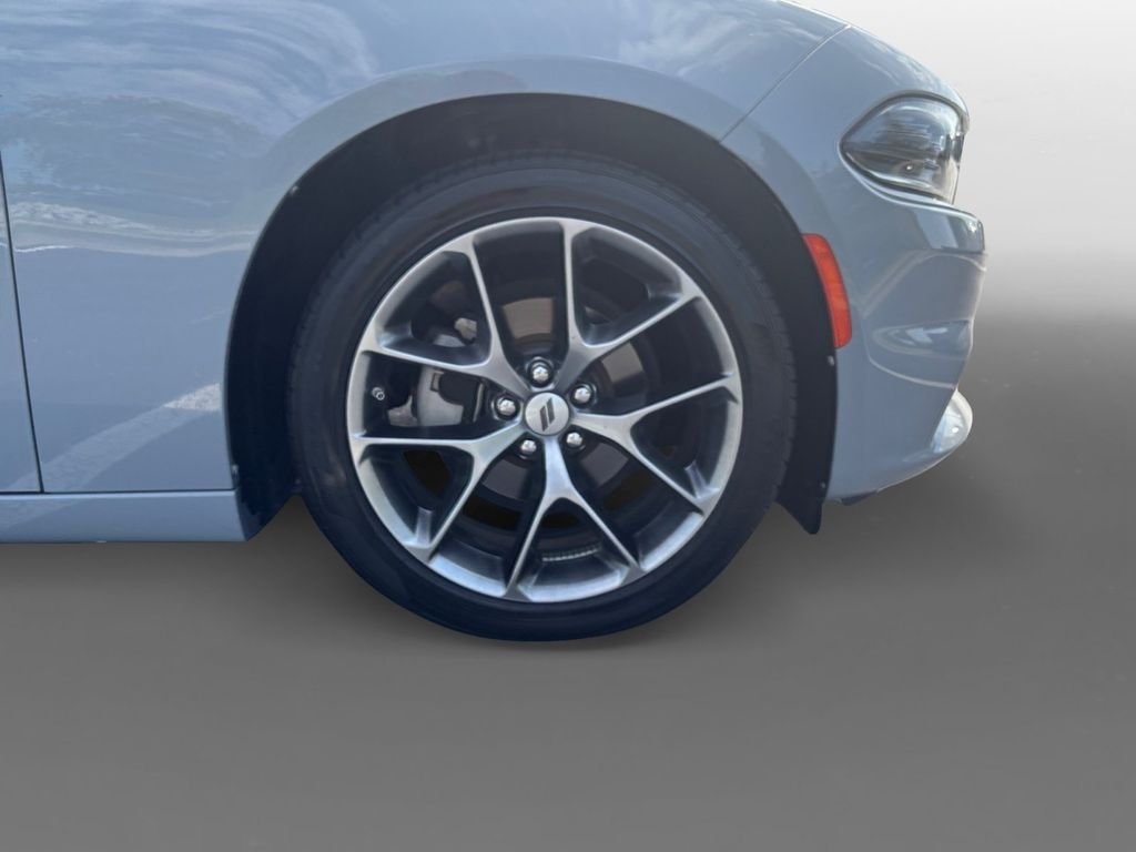 Used 2022 Gray Dodge SXT image 16