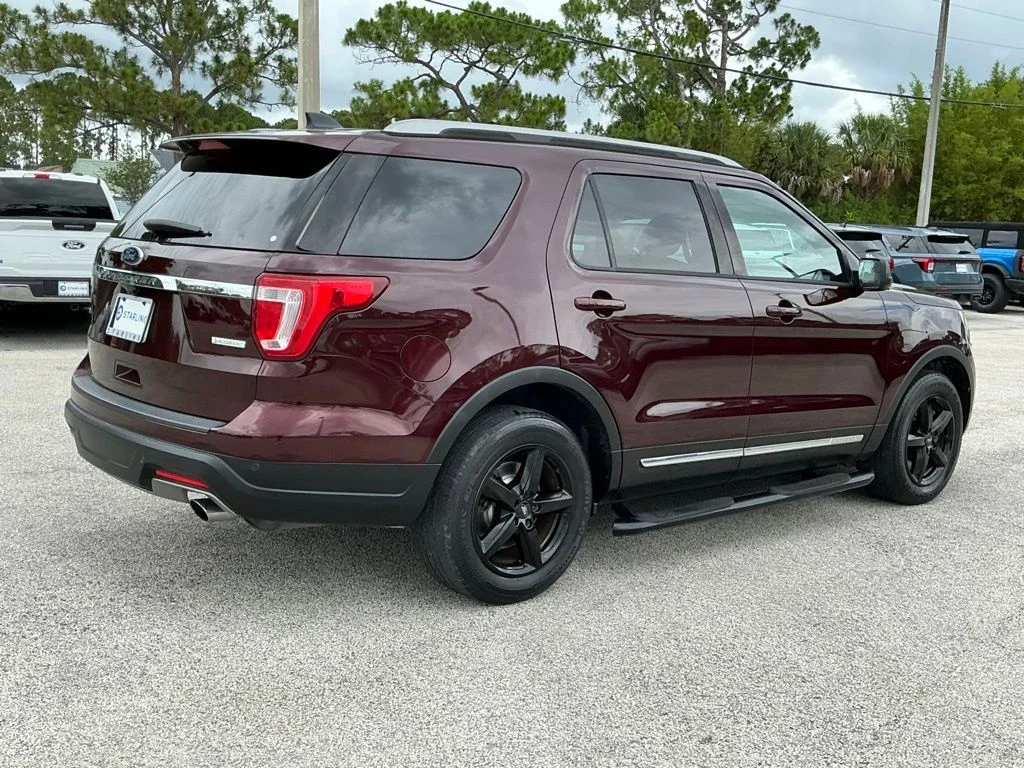 Used 2018 Red Ford XLT image 16