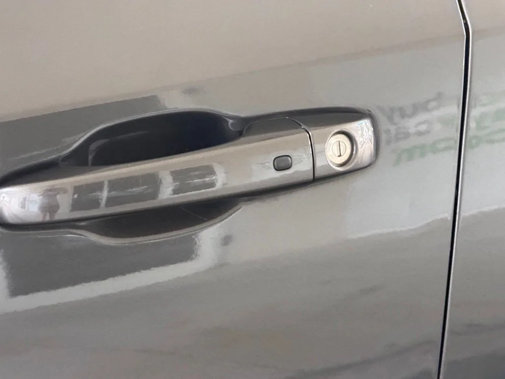 Used 2019 Gray Chrysler Touring image 15