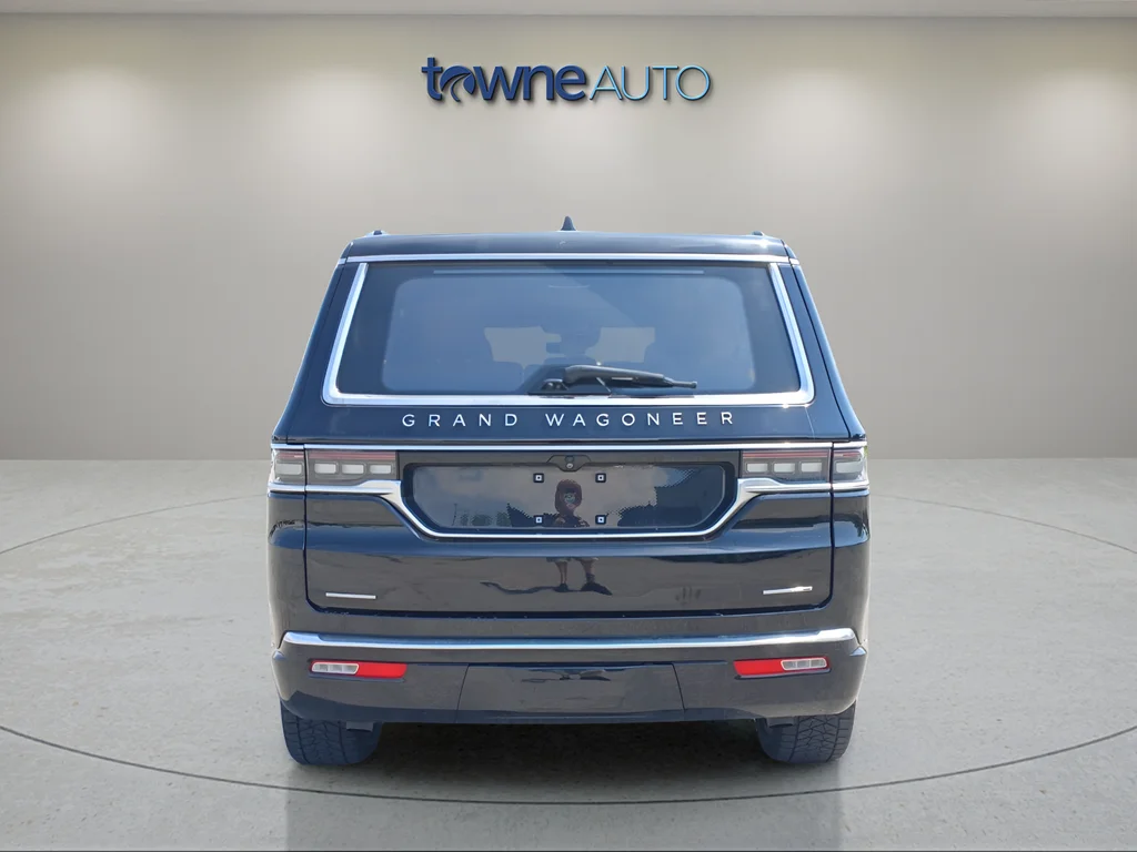 Used 2022 Black Jeep Series III image 4