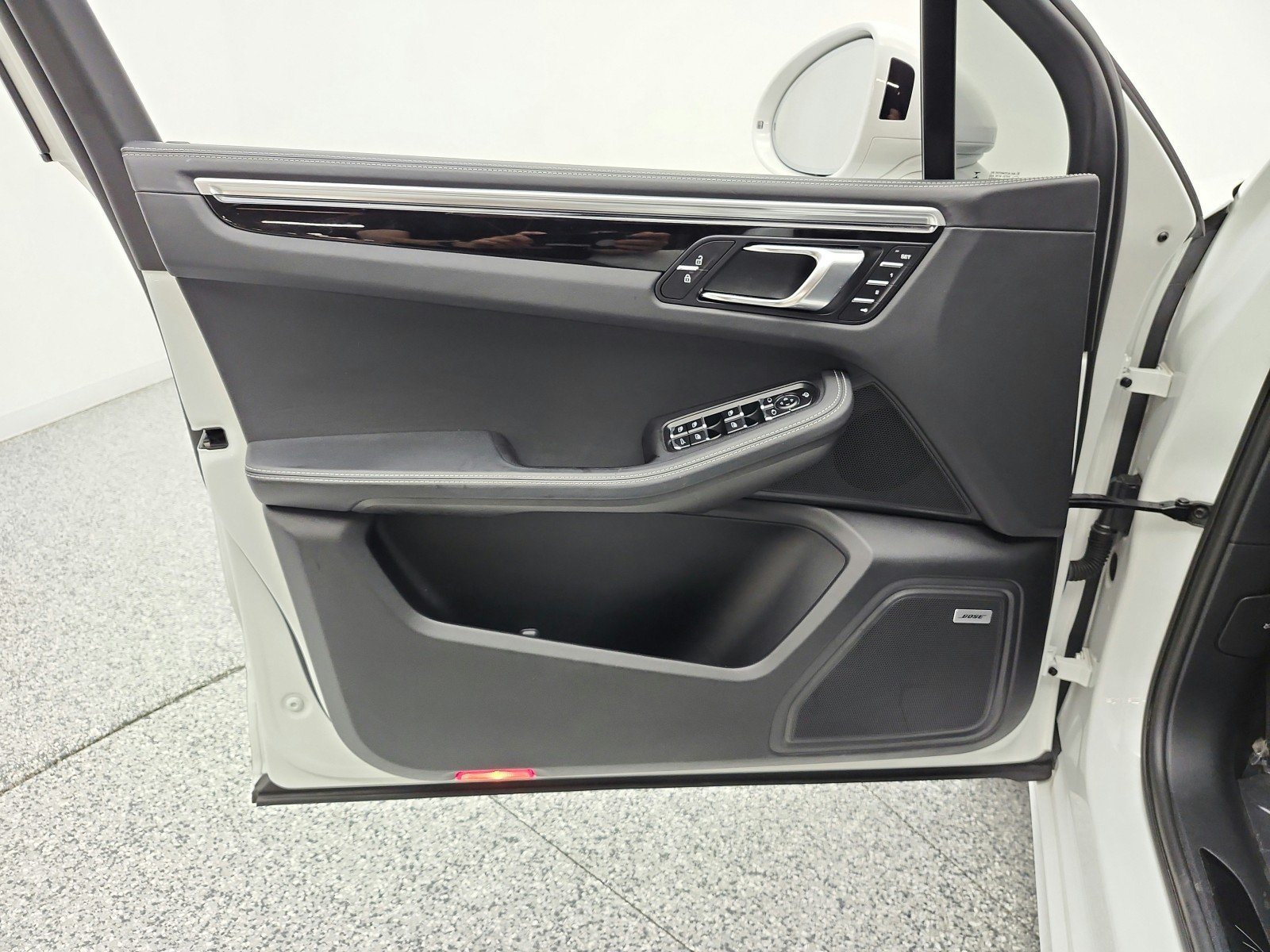 Used 2022 White Porsche GTS AWD image 12
