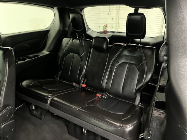 Used 2025 Diamond Black Crystal Pearlcoat Chrysler Select image 13
