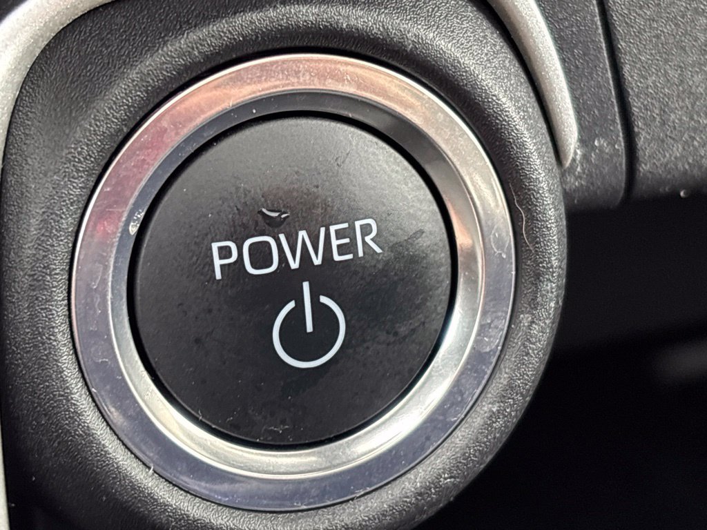 Used 2025  Toyota XLE image 26