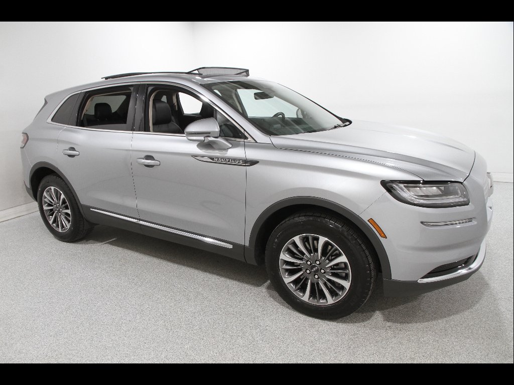 2023 Lincoln Nautilus Reserve FWD's photo