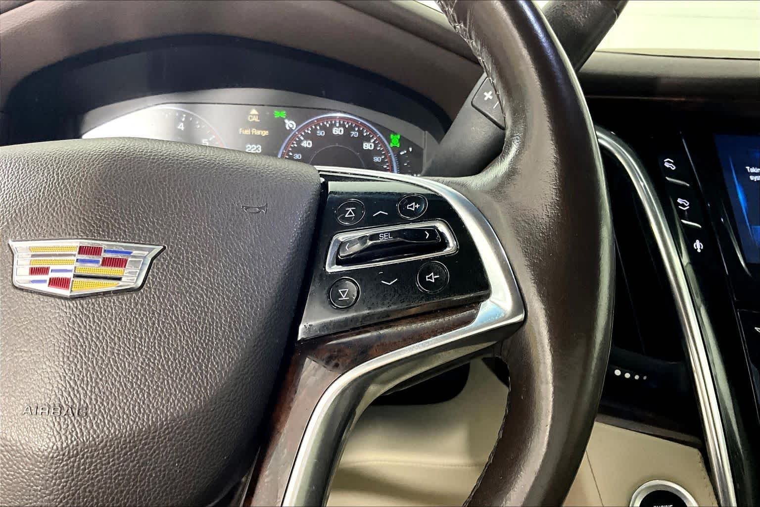 Used 2015 White Diamond Tricoat Cadillac Standard image 23