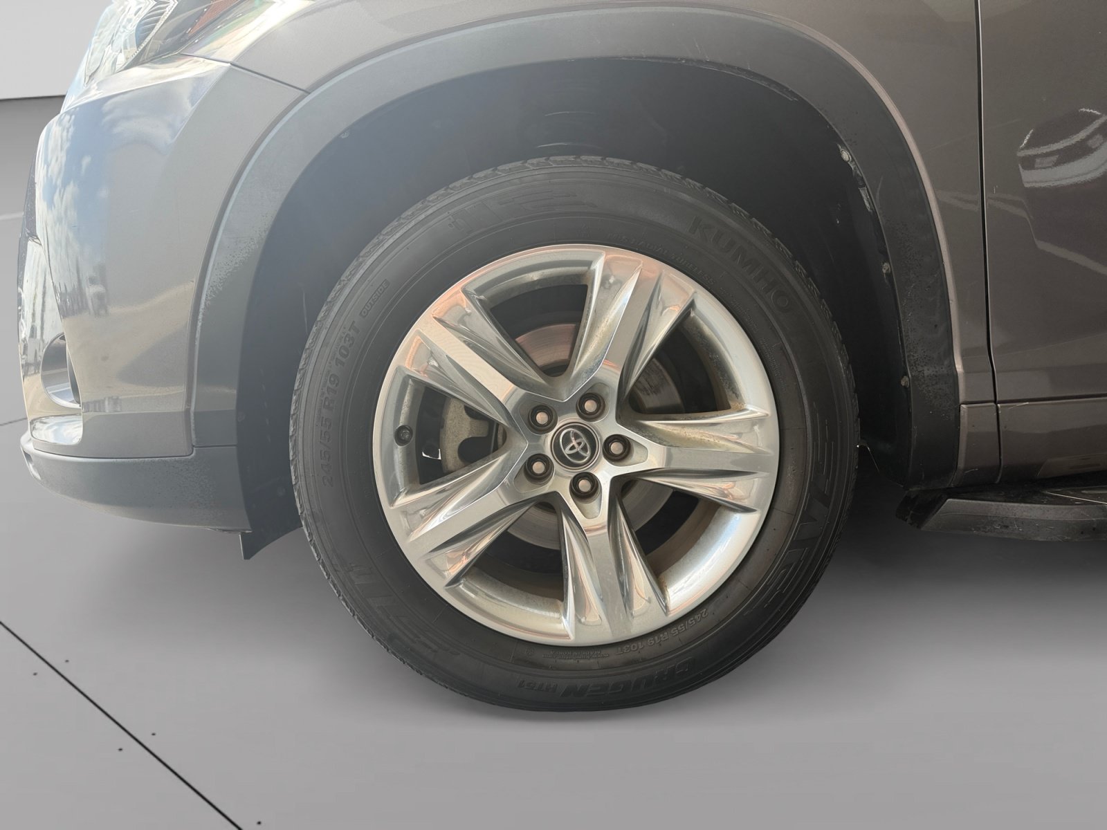 Used 2018 Gray Toyota  image 9