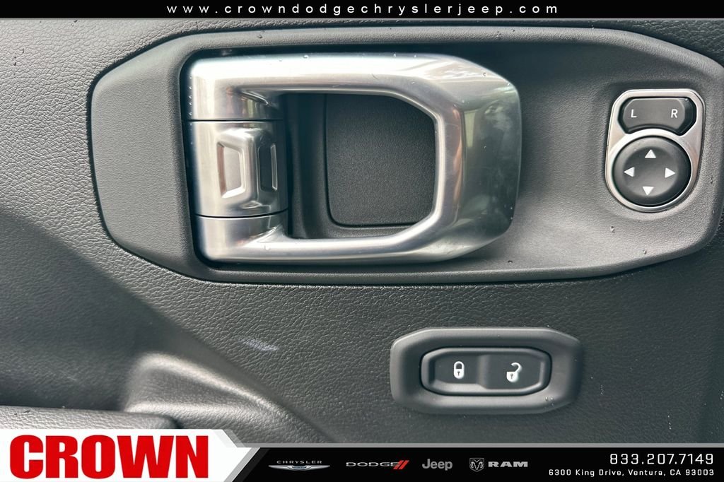 New 2026 Bright White Clear-Coat Exterior Paint Jeep 85th Anniversary Edition image 9