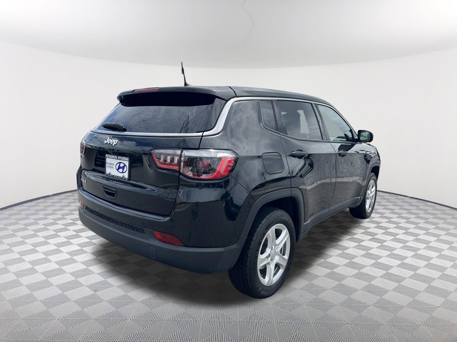 Used 2023 Diamond Black Crystal Pearlcoat Jeep Sport image 5