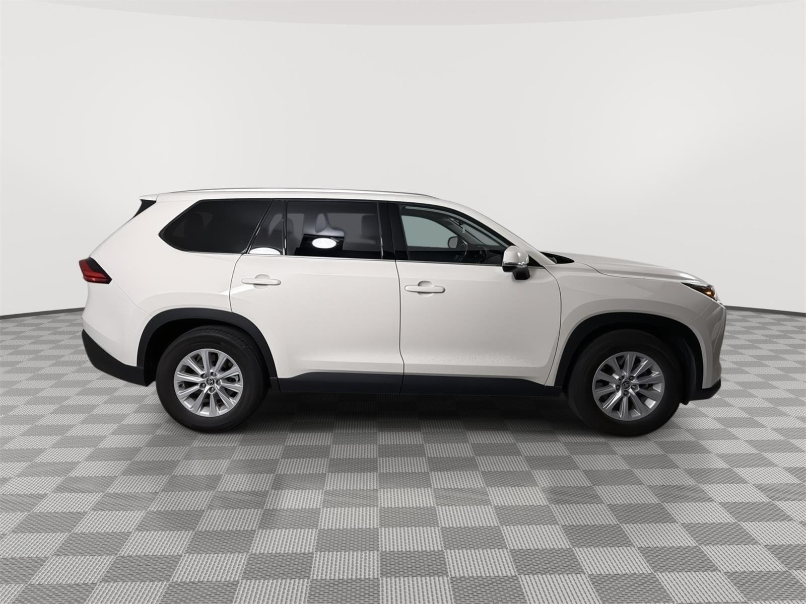 Used 2024 Coastal Cream Toyota XLE image 25