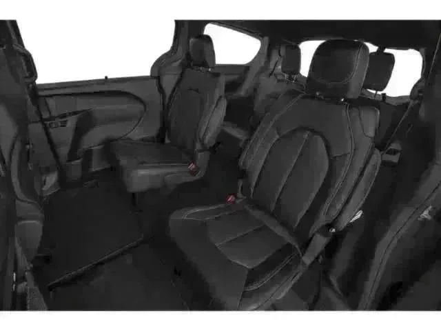 2026 Chrysler Pacifica Select - Photo 10