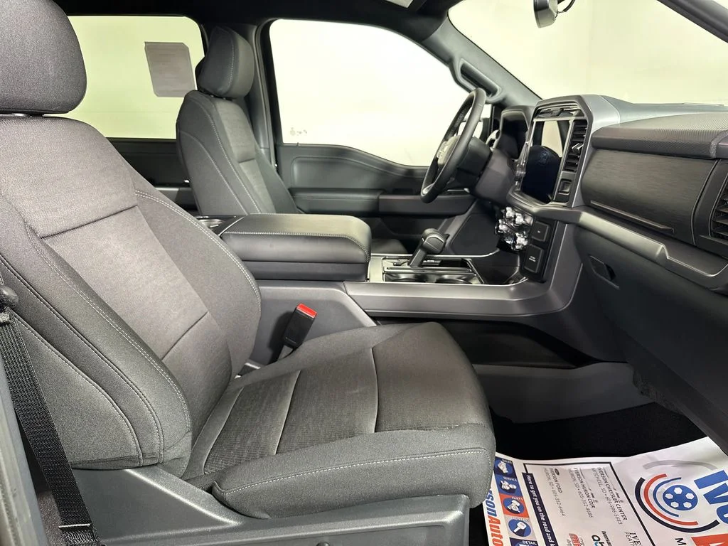New 2026 Agate Black Metallic Ford XLT image 29