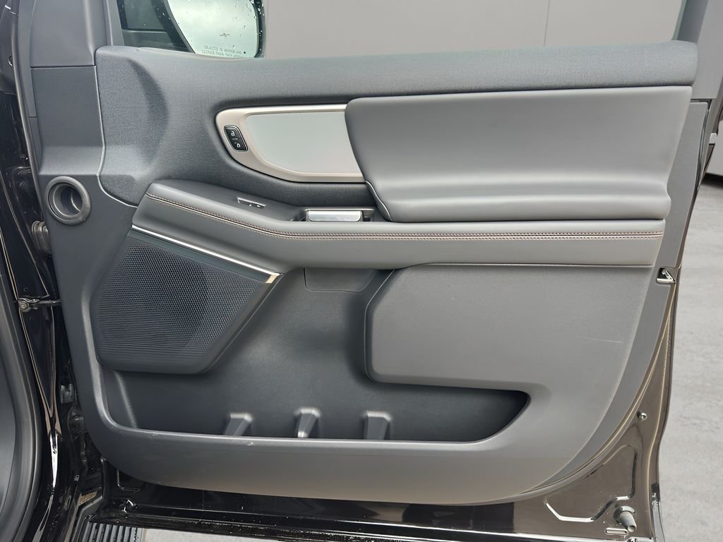 New 2025 Agate Black Metallic Ford Active image 29