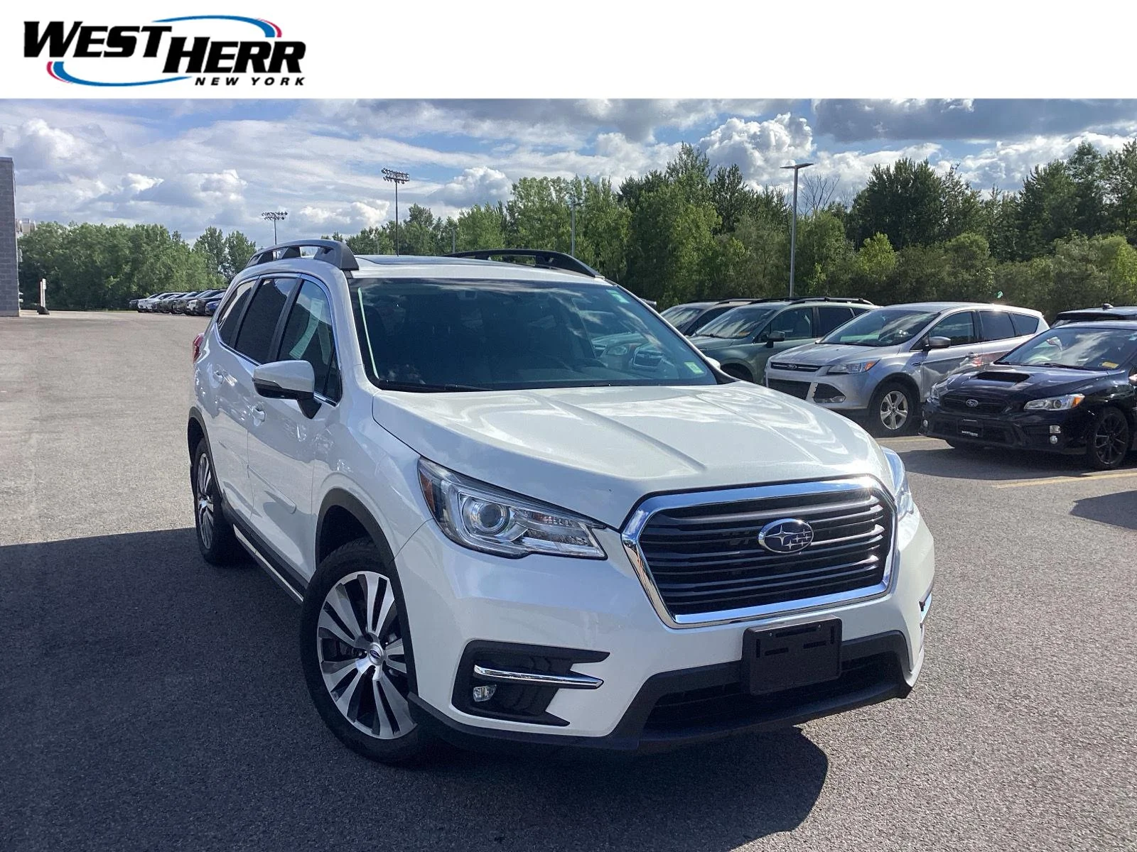 Used 2022 Crystal White Pearl Subaru Limited image 1