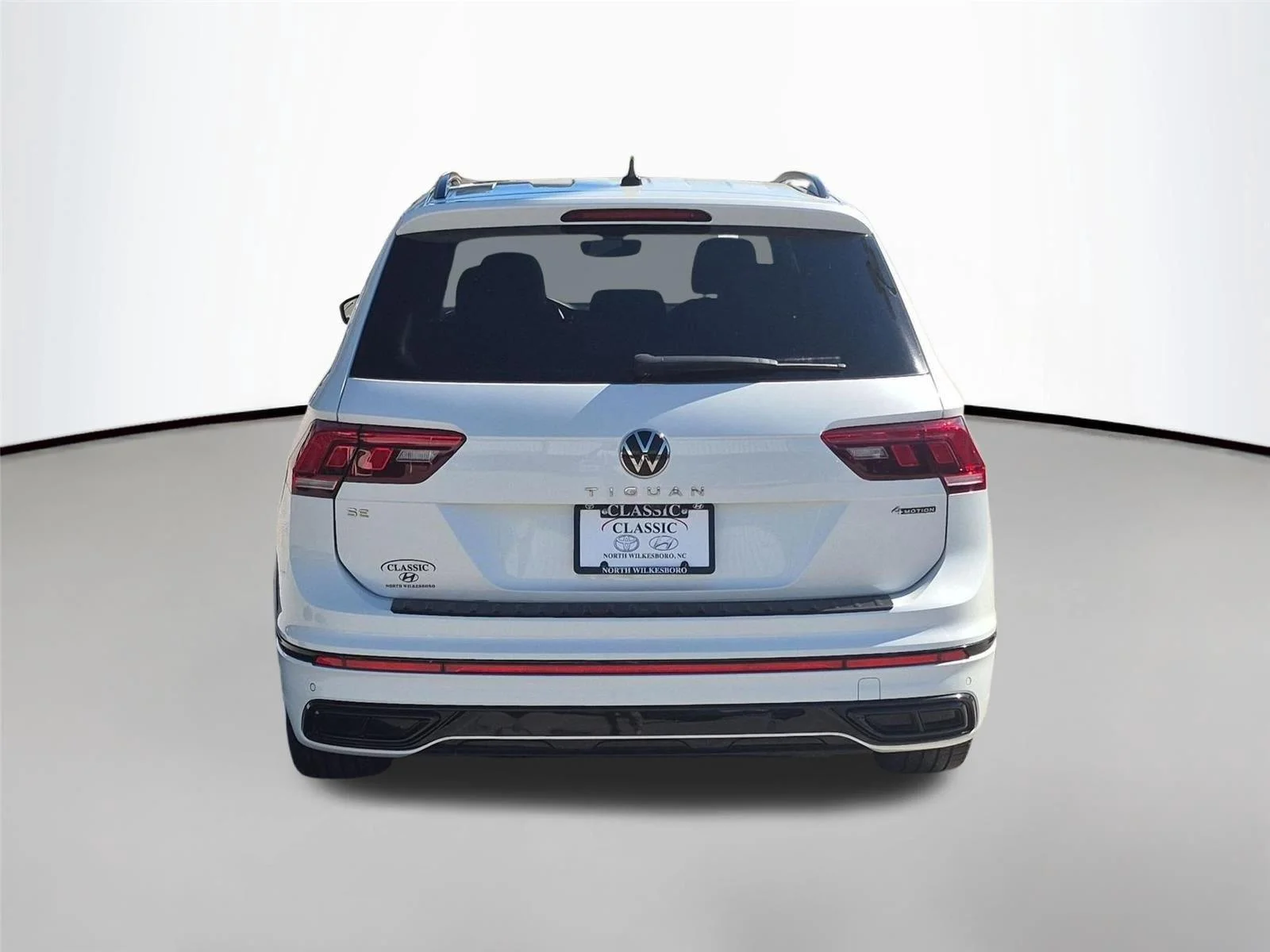 Used 2023 Opal White Pearl Volkswagen SE R-Line Black image 4