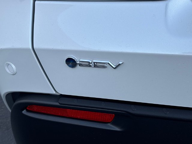 New 2027 Wind Chill Pearl <sup>1</sup> Toyota  XLE image 13