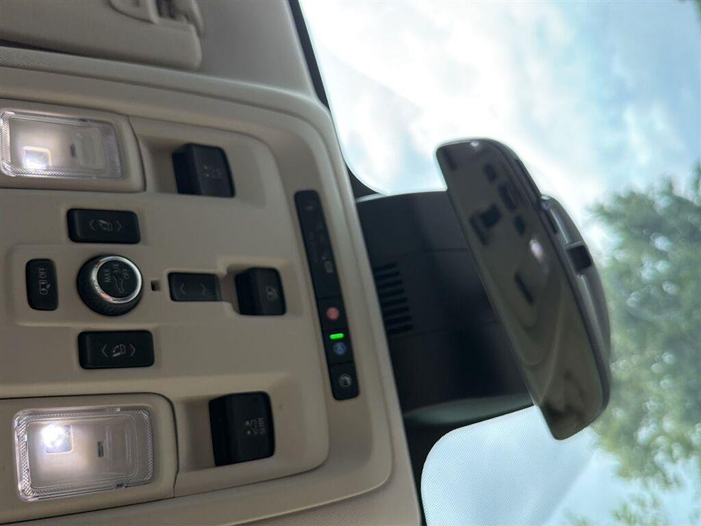 Used 2024 Midnight Blue Metallic GMC Denali image 10