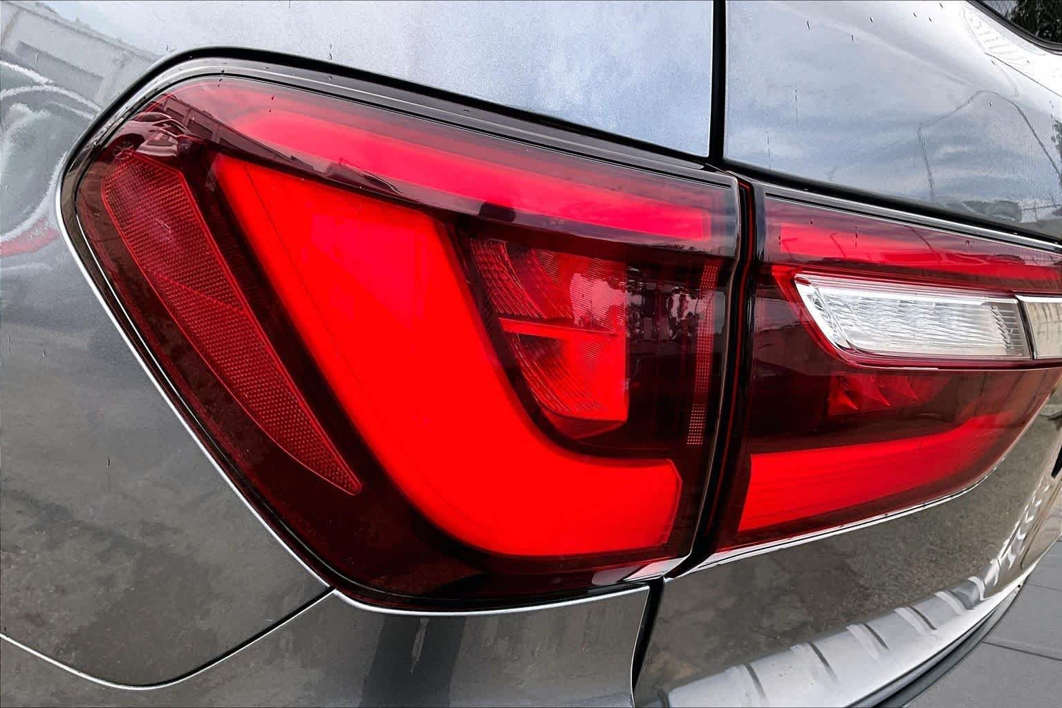 Used 2018 Graphite Shadow INFINITI  image 28