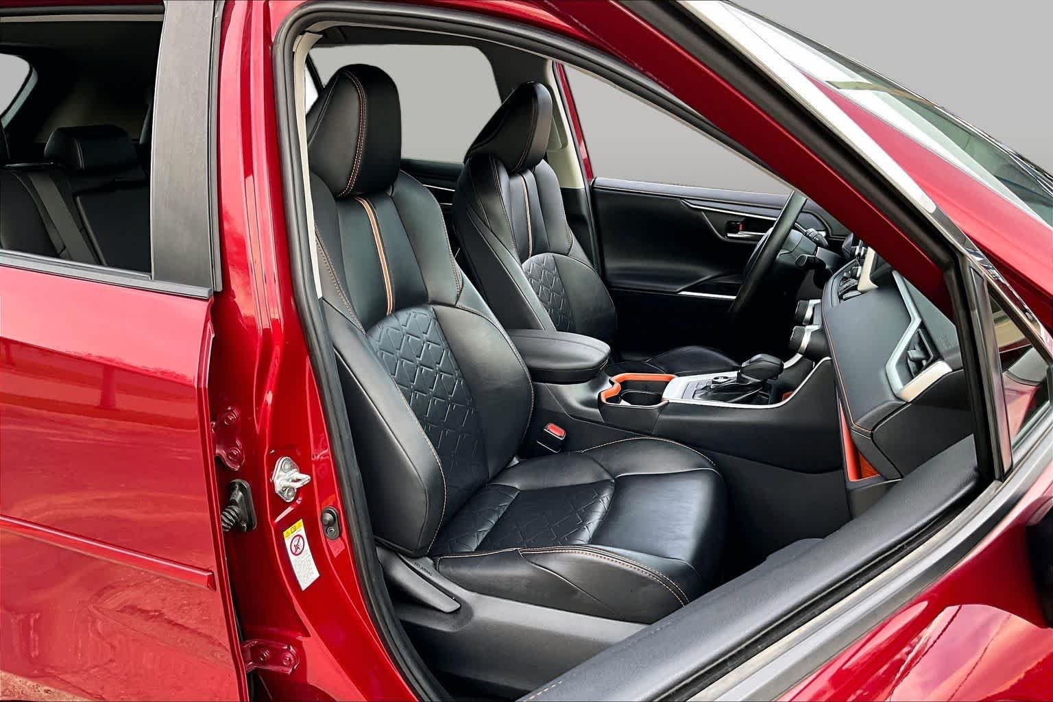 Used 2019 Ruby Flare Pearl Toyota Adventure image 9