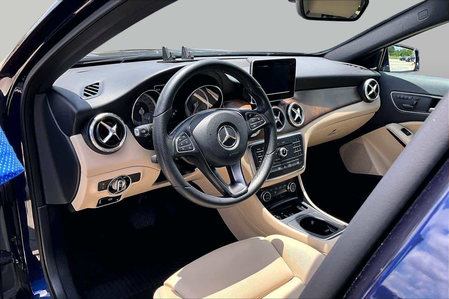 Used 2017 Lunar Blue Metallic Mercedes-Benz GLA 250 image 17