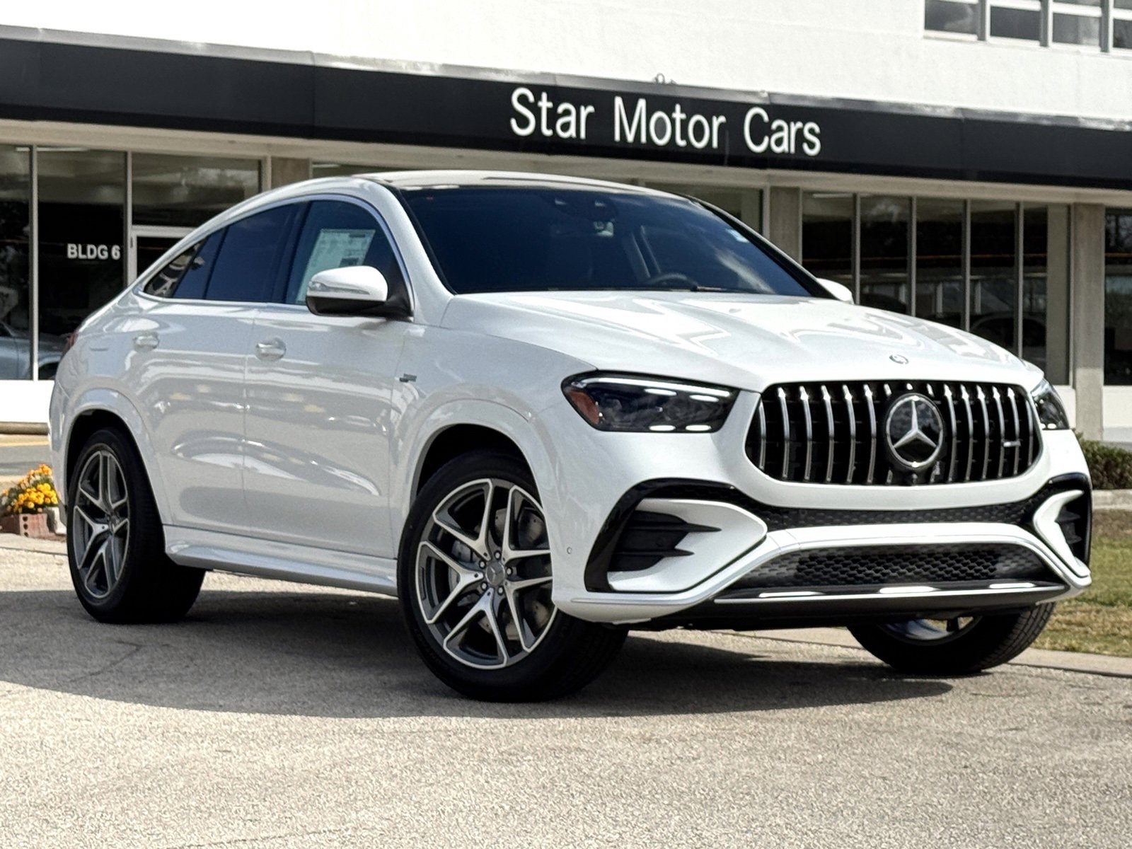 New 2026 MANUFAKTUR Moonlight White Metallic Mercedes-Benz AMG® GLE 53 4MATIC+ Coupe image 25