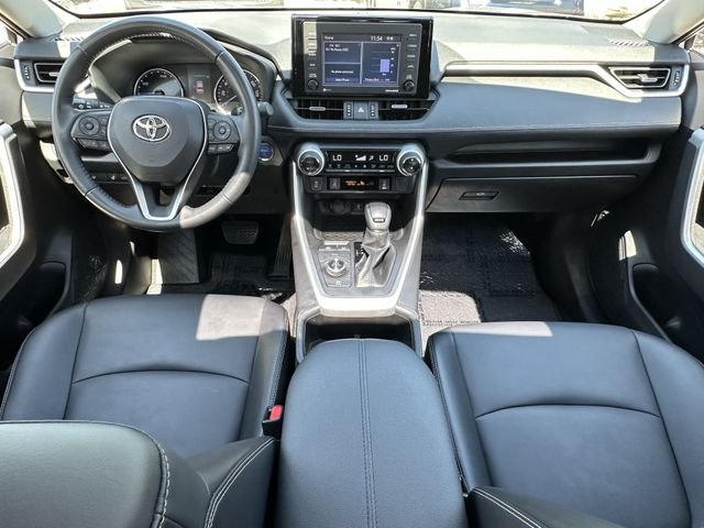 Used 2022 Silver Toyota XLE Premium image 10