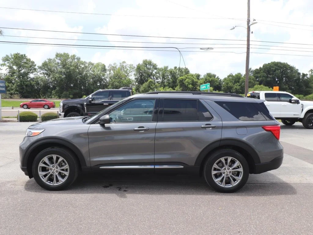 Certified Used 2023 Gray Ford XLT image 5
