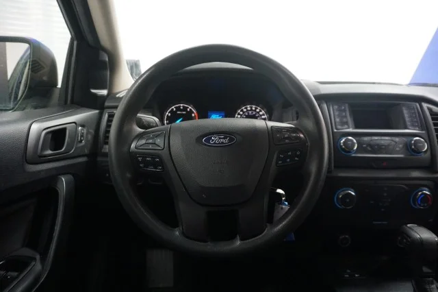 Used 2019 Magnetic Metallic Ford LARIAT image 21
