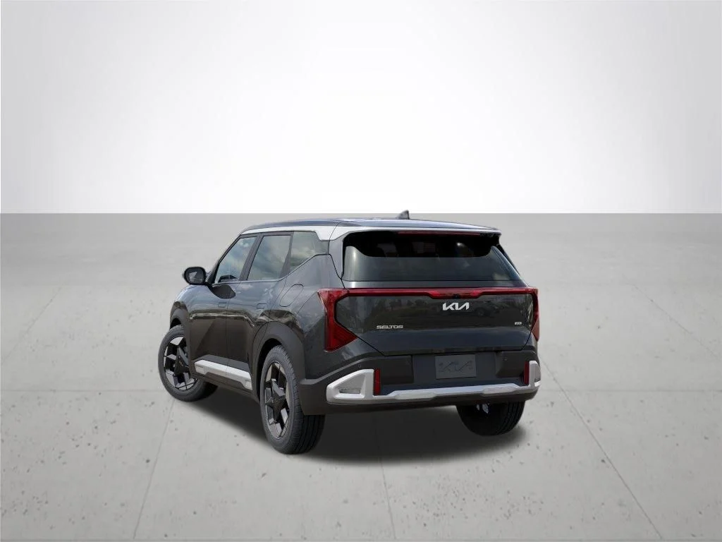 New 2027 Interstellar Gray Kia EX image 4