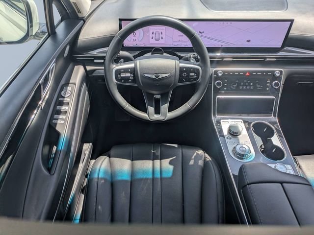 Used 2025 White Genesis 2.5T image 17