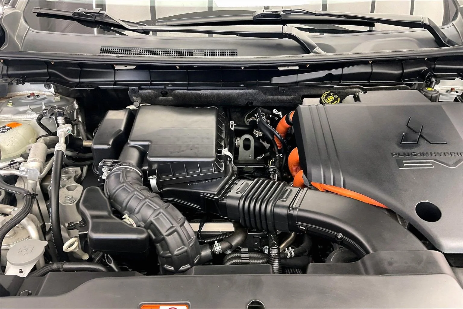 2023 Mitsubishi Outlander Plug-In Hybrid SE - Photo 9