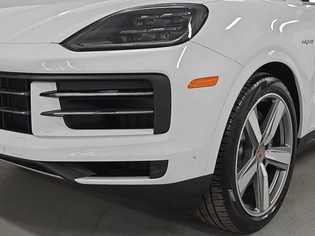 New 2026 Carrara White Metallic Porsche E-Hybrid image 11