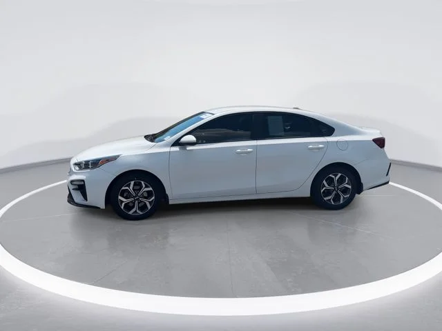 Used 2021 White Kia LXS image 4