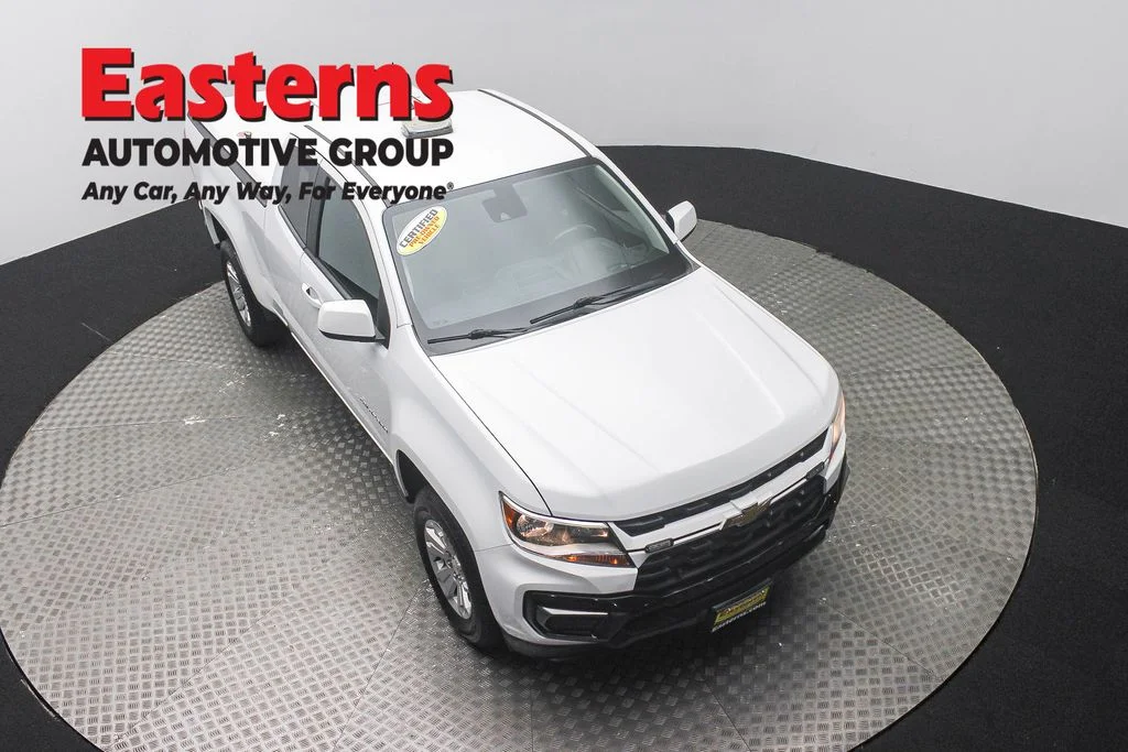 Used 2022 White Chevrolet LT image 3