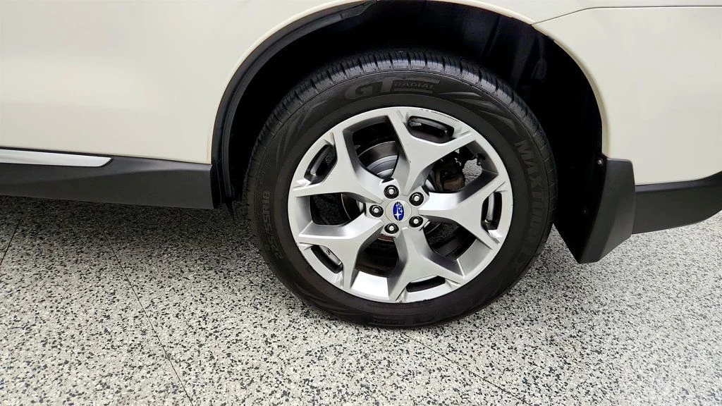 Used 2018 Crystal White Pearl Subaru 2.5i Touring CVT image 24